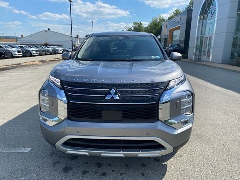 Used 2023 Mitsubishi Outlander SE AWD/4WD image 5