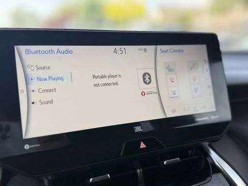 Used 2021 Toyota Venza Limited image 25