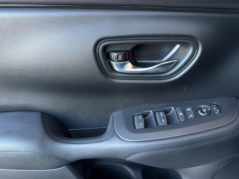 Certified 2024 Honda HR-V LX image 11