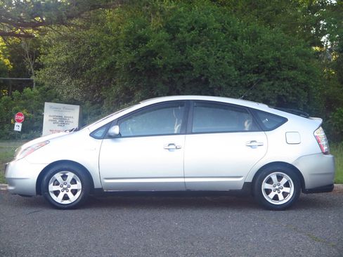 Used 2007 Toyota Prius FWD image 2