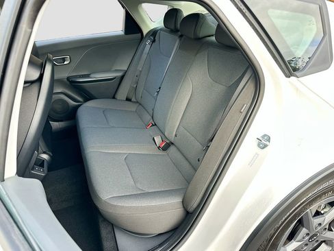 New 2025 Kia K4 LXS image 22