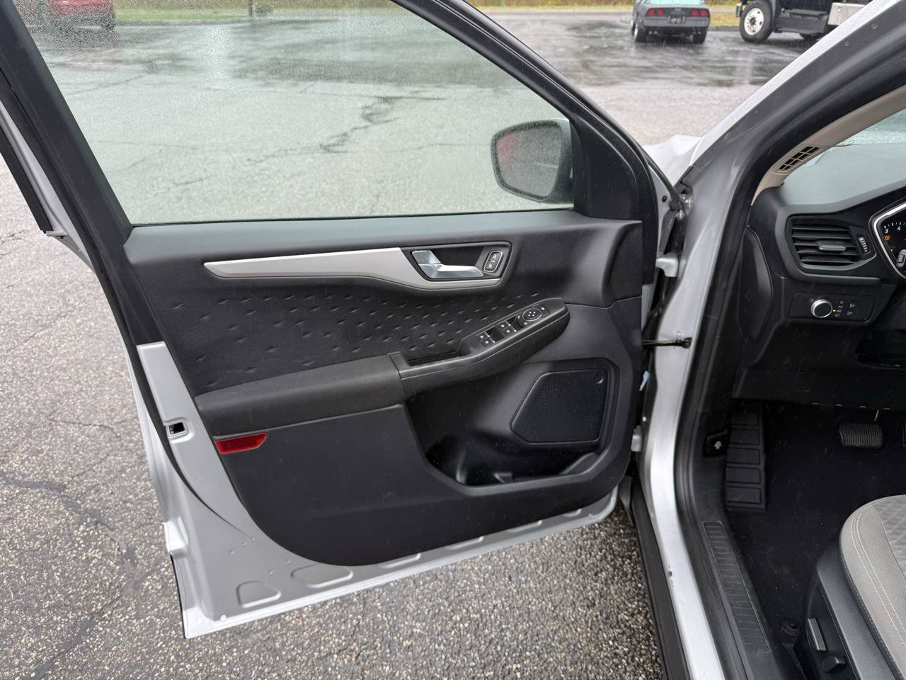 Used 2020 Ford Escape SE AWD/4WD image 28