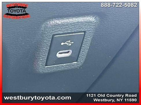 Used 2023 Toyota Corolla LE w/ LE Convenience Package FWD image 31