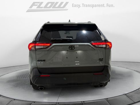 Used 2021 Toyota RAV4 XLE Premium image 6