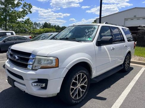 Used 2015 Ford Expedition XLT w/ Equipment Group 202A AWD/4WD image 1