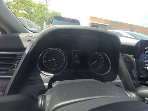 Used 2023 Toyota Camry SE image 5