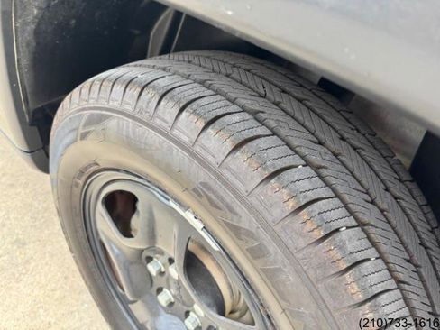 Used 2018 Jeep Compass Sport image 31