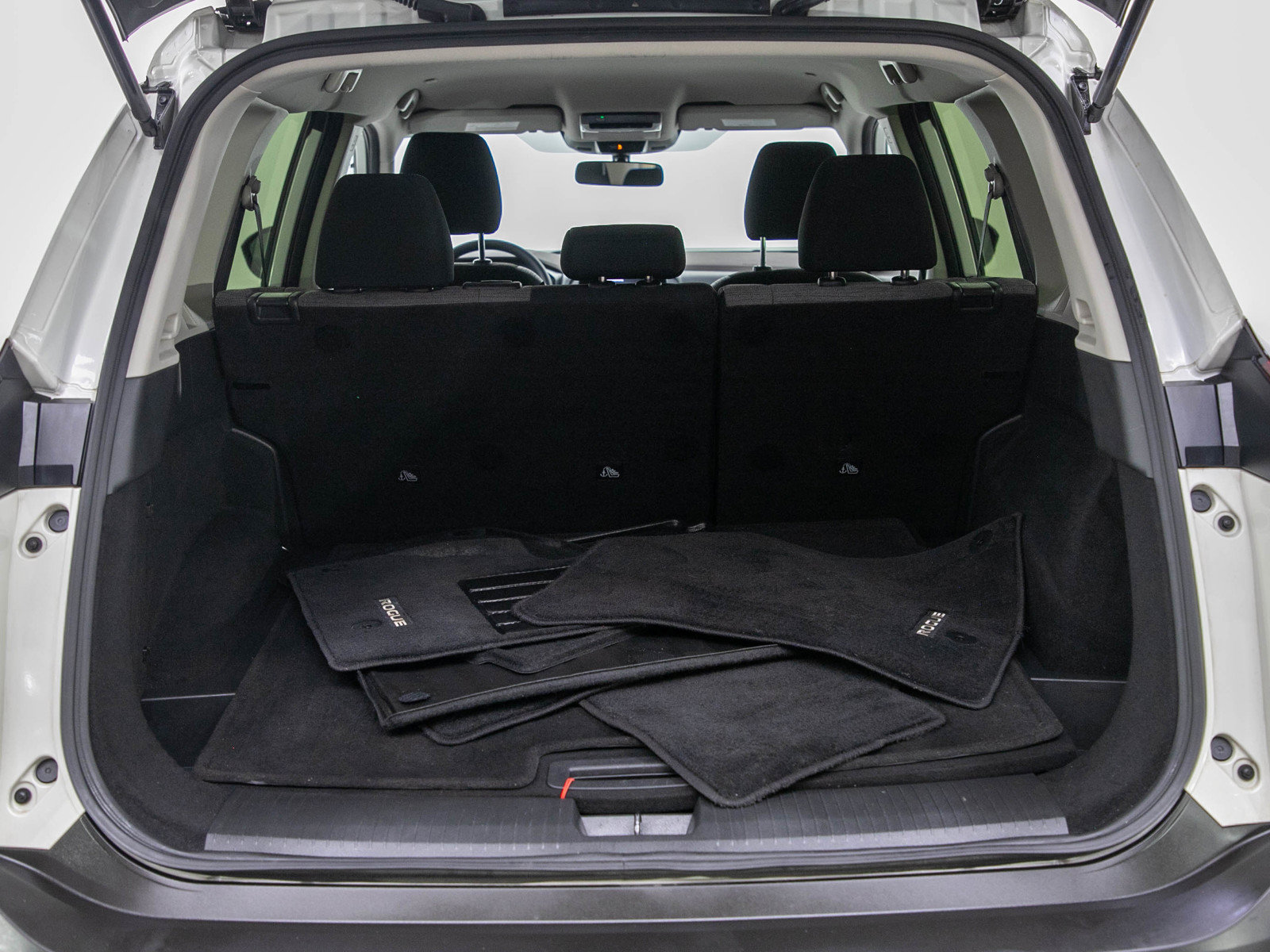 Used 2023 Nissan Rogue SV AWD/4WD image 17