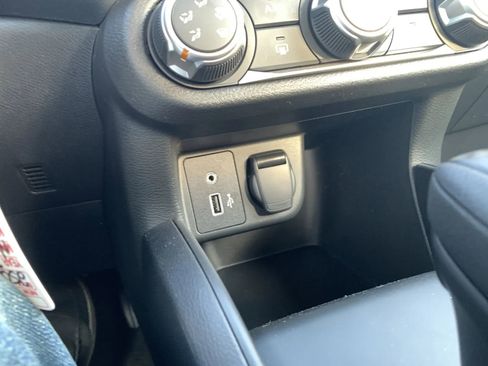 Used 2025 Nissan Versa S w/ S Plus Package image 18