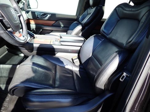 Used 2020 Lincoln Navigator Reserve image 14