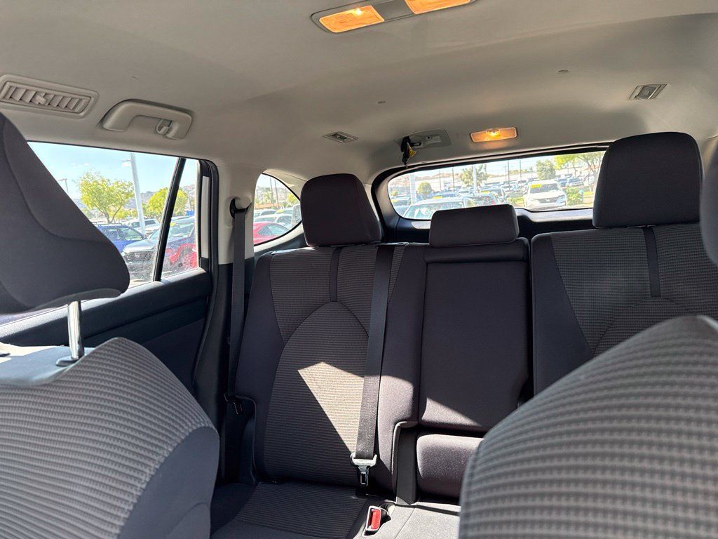 Used 2020 Toyota Highlander L FWD image 7