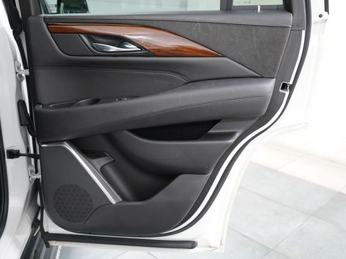 Used 2020 Cadillac Escalade Luxury AWD/4WD image 26