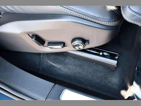 Certified 2023 Volvo XC90 B6 Ultimate w/ Protection Package Premier AWD/4WD image 33