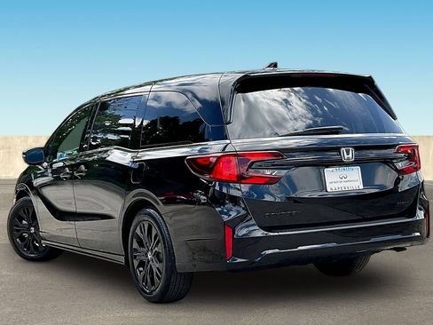Used 2026 Honda Odyssey Sport-L image 4