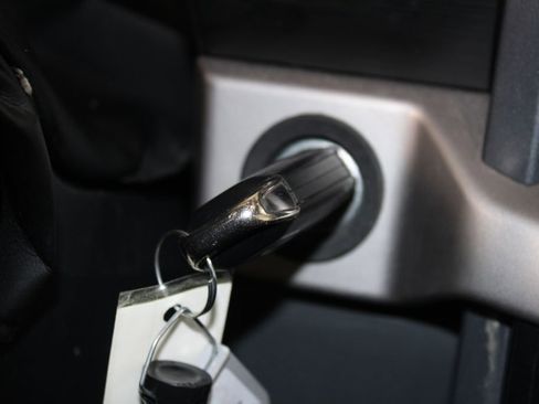 Used 2023 Ford F150 XLT image 40