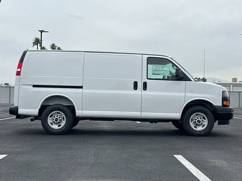 New 2025 GMC Savana 3500 w/ Driver Convenience Package image 3