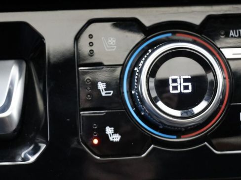 Used 2023 GMC Sierra 1500 AT4 w/ AT4 Premium Package image 33