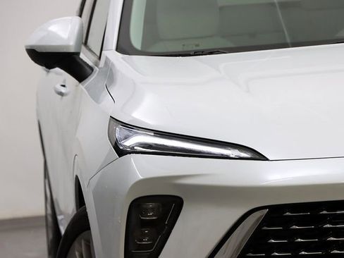 New 2025 Buick Envision Avenir image 4