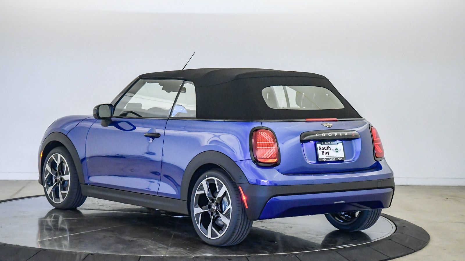 New 2026 MINI Cooper S FWD image 2