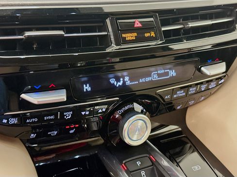 Used 2023 Acura MDX SH-AWD w/ Advance Package image 24