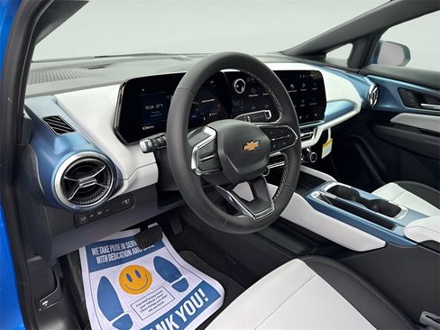 New 2026 Chevrolet Equinox EV LT image 19