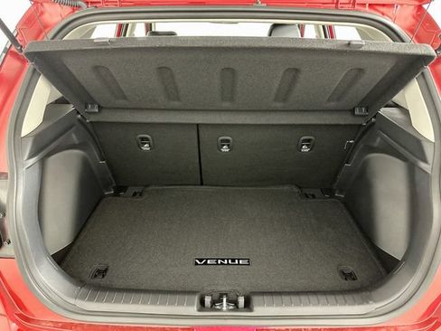 Used 2025 Hyundai Venue Limited FWD image 22