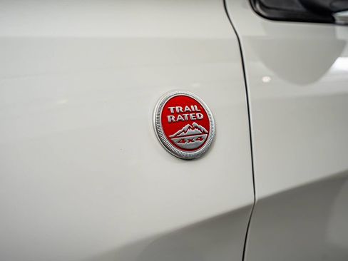 Used 2019 Jeep Grand Cherokee Trailhawk AWD/4WD image 10
