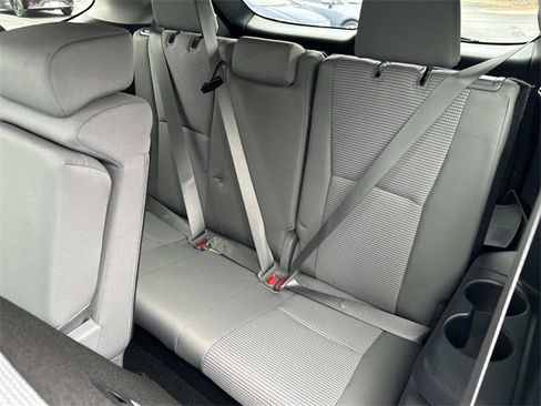 Used 2023 Toyota Highlander LE image 20