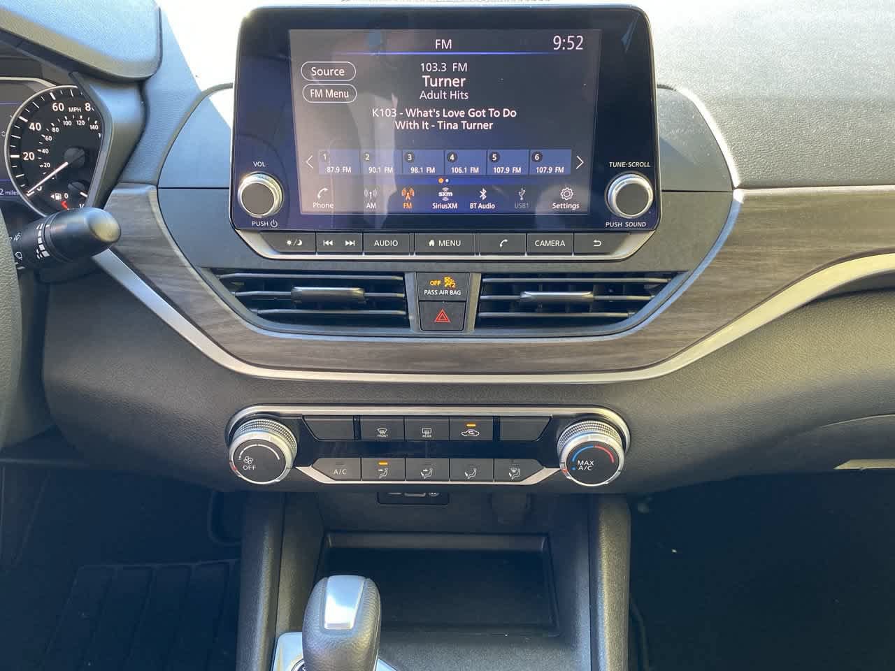Used 2025 Nissan Altima 2.5 SV FWD image 23