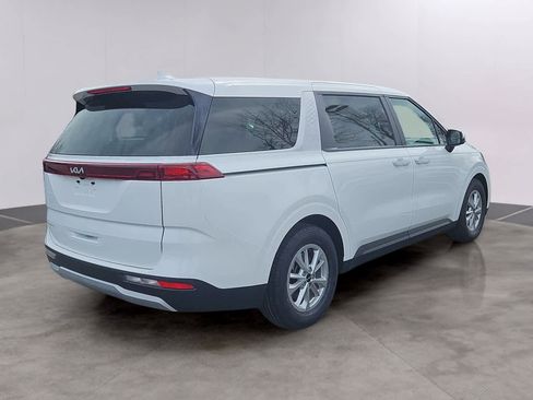 Used 2023 Kia Carnival LX FWD image 4