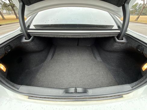 Used 2018 Dodge Charger R/T image 16