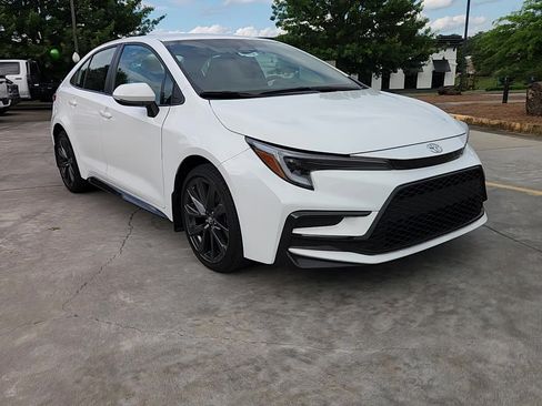 Used 2025 Toyota Corolla SE FWD image 4