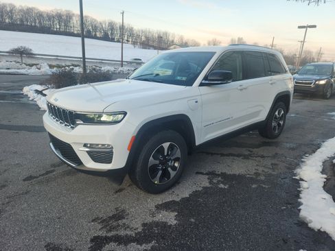 New 2022 Jeep Grand Cherokee Limited 4xe image 8