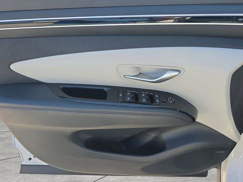 Certified 2024 Hyundai Tucson Limited AWD/4WD image 17