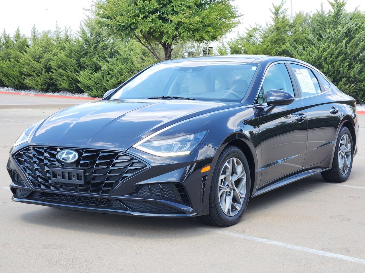 Used 2023 Hyundai Sonata SEL w/ Convenience Package FWD image 2