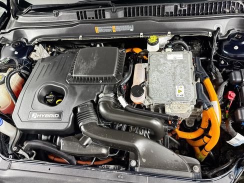 Used 2020 Ford Fusion SE FWD image 14