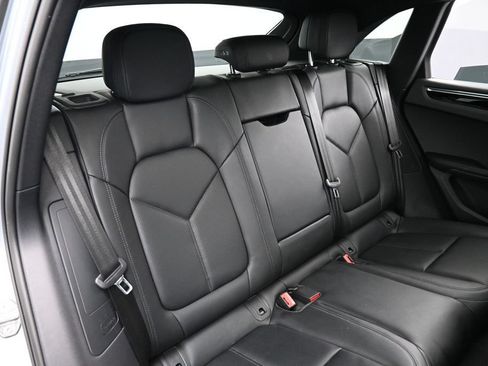 Certified 2026 Porsche Macan AWD/4WD image 26