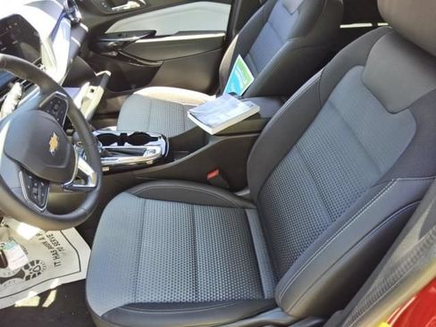 Used 2026 Chevrolet Trax LT w/ Driver Confidence Package FWD image 6