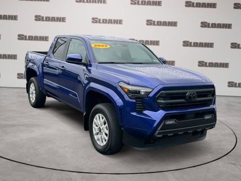 Used 2025 Toyota Tacoma SR5 AWD/4WD image 7