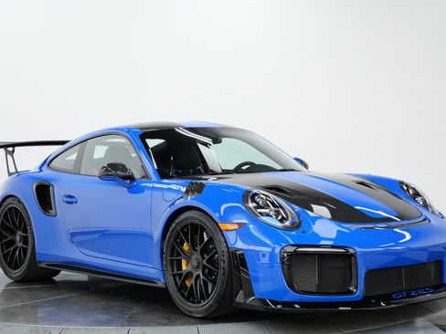 Used 2019 Porsche 911 GT2 RS RWD image 3