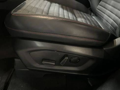 Used 2026 Ford Explorer ST-Line w/ ST-Line Street Pack AWD/4WD image 18