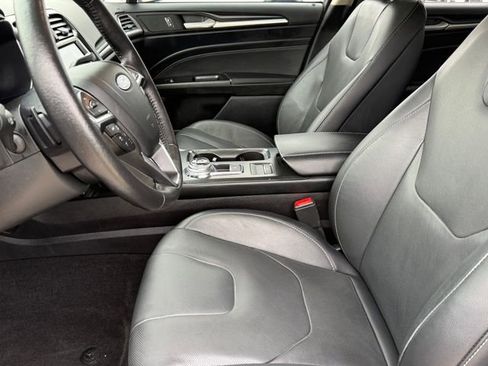 Used 2019 Ford Fusion Titanium FWD image 11