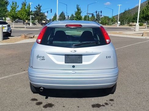 Used 2003 Ford Focus ZX5 Hatchback FWD image 4