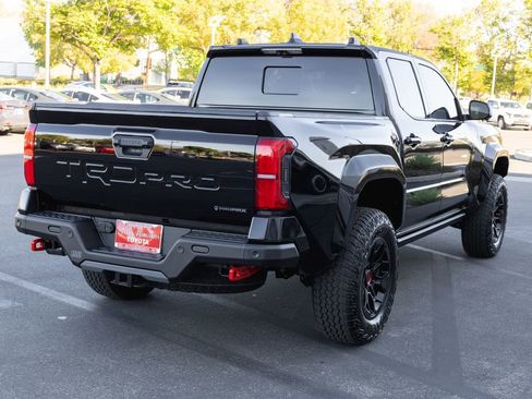 Used 2025 Toyota Tacoma TRD Pro AWD/4WD image 5