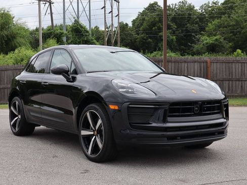 New 2025 Porsche Macan image 11