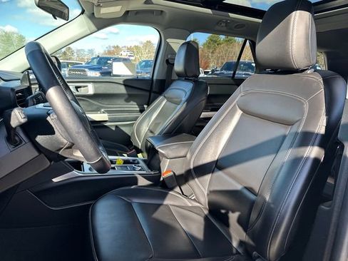 Certified 2022 Ford Explorer XLT w/ Equipment Group 202A image 42