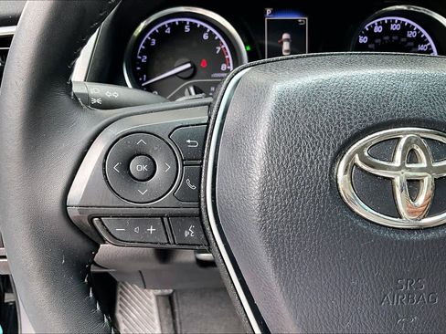 Used 2018 Toyota Camry SE w/ Convenience Package FWD image 23