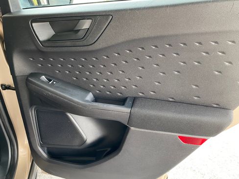 Used 2020 Ford Escape S image 39