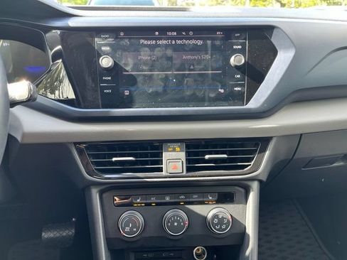 Used 2022 Volkswagen Taos SE FWD image 10