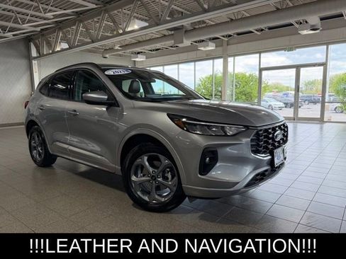 Used 2023 Ford Escape ST-Line Select w/ Tech Pack #1 AWD/4WD image 2